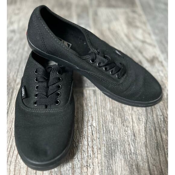 NWOT Unisex Vans Authentic All Black Sneakers Size 7 M, 8.5 W main image 4